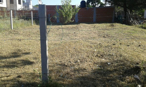 Imagen 2 de 6 de En Este Lote Podes Construir Tu Casa De La Costa. Llamame Ahora.