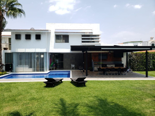 Hermosa Casa En Venta En Lomas De Cocoyoc