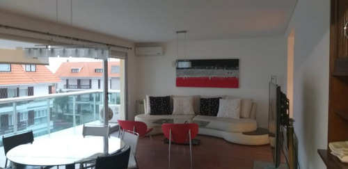 Imagen 4 de 25 de Piso De 4 Ambientes - Vista Al Mar - Avellaneda 0