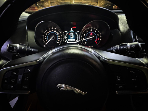 Jaguar XE XE PRESTIGE