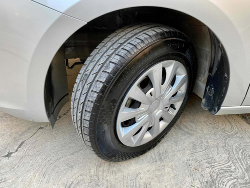 Imagen 13 de 14 de Chevrolet Aveo 2020 Ls Manual Radio Airbag Electrico Aire Ac