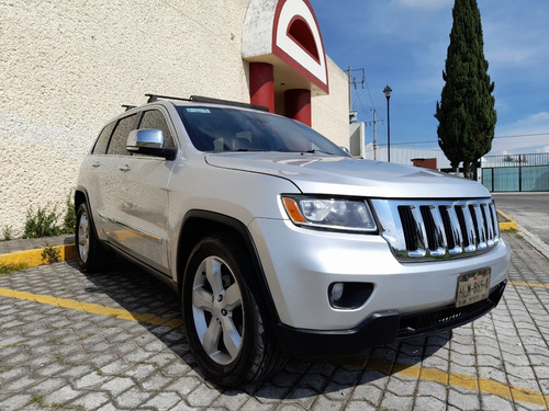 Imagen 4 de 14 de Jeep Grand Cherokee 5.7 Limited Premium V8 Navegación 4x2 Mt