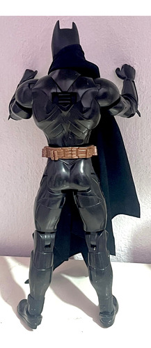 Batman Begins Figura 14 Pulgadas Articulada Capa (Usado)