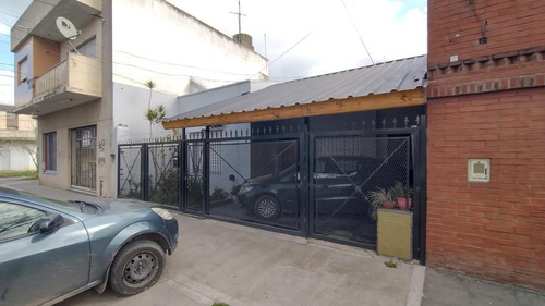 Casa 3 Amb Venta Villa Vatteone Florencio Varela Con Depto Independiente!