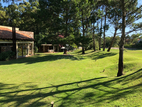 Muy Buena Casa En Solanas A 2 Cuadras De La Playa