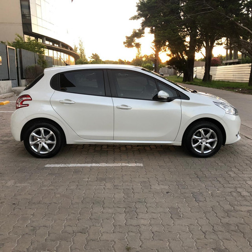 Peugeot 208 1.5 Allure Touchscreen 2015