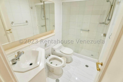 Se Vende Increible Planta Baja En Colinas De Tamanaco Para Un Excelente Estilo De Vida 24-11262 Cs