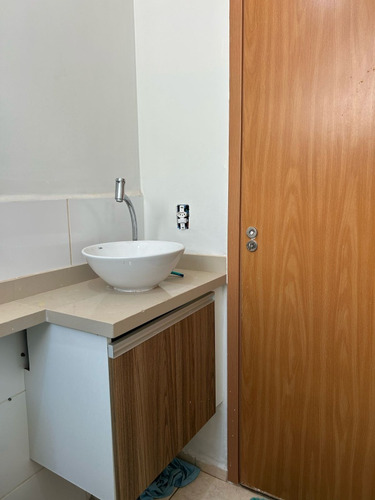 Apartamento 2 Quartos, 1 Banheiro, Semi-mobiliado
