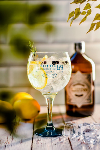 Imagem 4 de 4 de Gin Decreto89 - Artesanal Small Batch