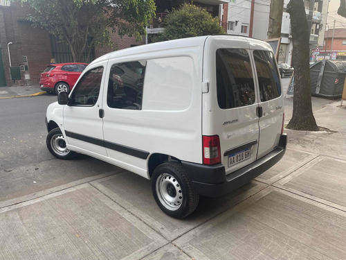 Imagen 16 de 24 de Citroën Berlingo 2016 1.6 Hdi 92 Bussines
