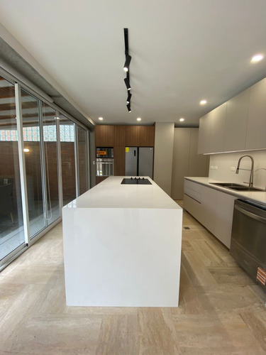Alquiler/pb/duplex/ La Castellana/150m2/tza-70m2/ 2h-3b-2pe