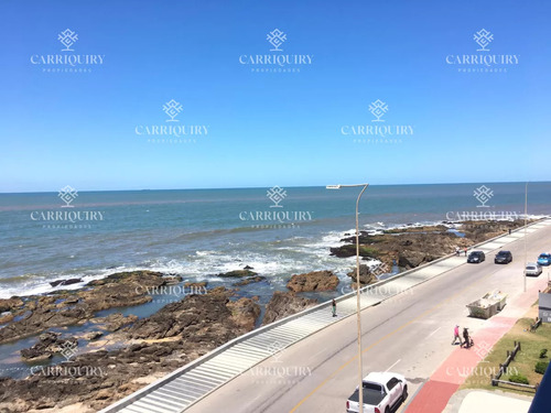 Ph Con Parrillero Propio Y 3 Dormitorios En Venta, Frente Al Mar