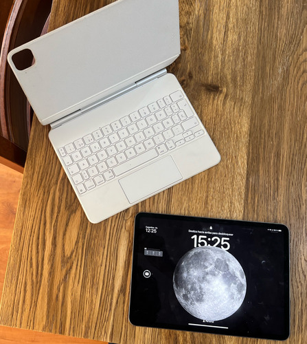 iPad Pro (11 Pulgadas) (tercera Generación)  + Magickeyboard