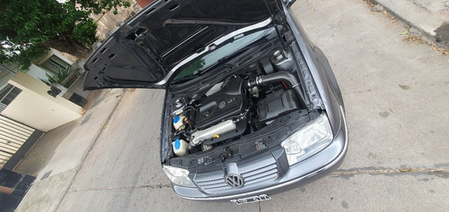 Volkswagen Bora 1.8t - Cuero - Caja Manual