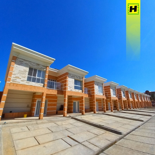 Imagen 2 de 10 de Último Town House En Venta Villa Corales