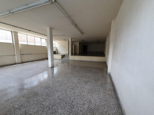 Edificio Comercial En Venta En La Colonia Gabriel Ramos Millán