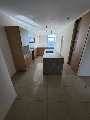 Imagen 8 de 21 de Exclusivo Penthouse En Venta- Barrio General Paz- Miracielos