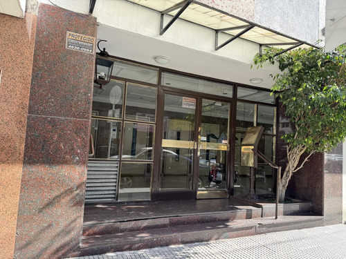 Departamento De 3 Ambientes Sobre Avellaneda En Floresta