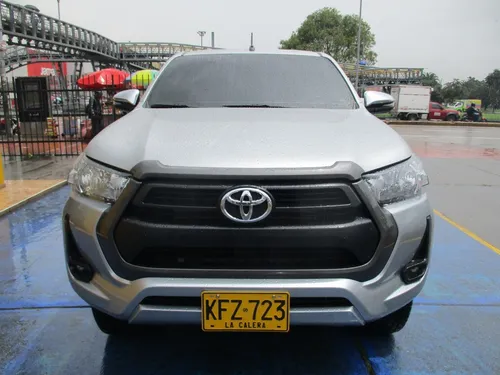 Toyota Hilux 4x4 2400cc Mt Aa