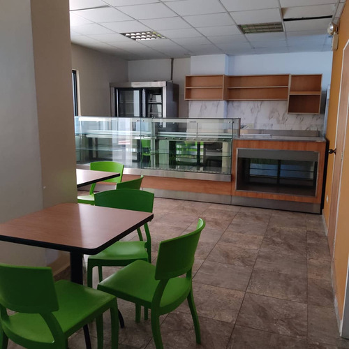 En Venta Local Comercial Multipropósito G.g