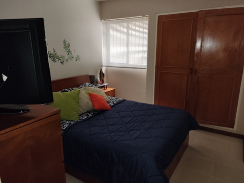 Imagen 9 de 14 de Apartamento Amplio De 150mts. 4hab; 3 Baños; Piso Bajo.