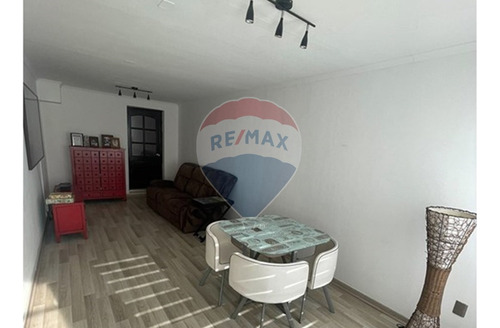 Moderna Casa Con Piscina En Sector Exclusivo
