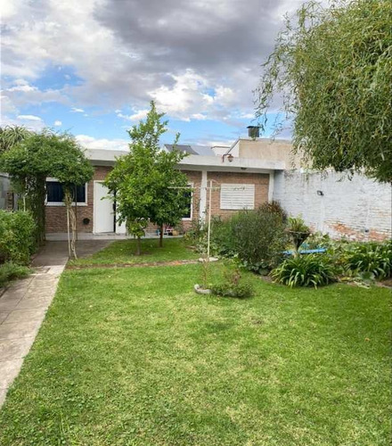 Imagen 14 de 14 de Permuta - Casa De 3 Ambientes En Lote Propio En Venta - Castelar Norte