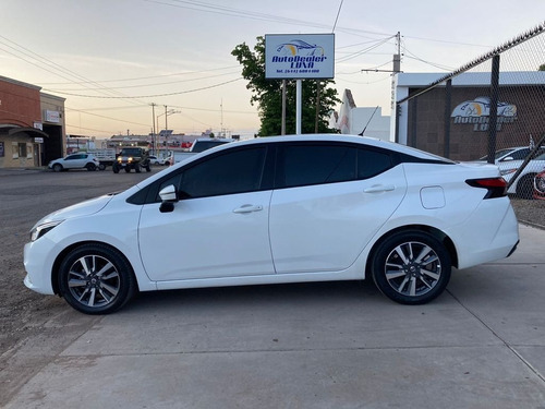 Imagen 9 de 15 de Nissan Versa Advance, 2020