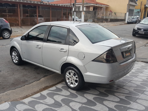 Ford Fiesta Sedan Se 1.6 Rocam (flex) 2014 + Completo