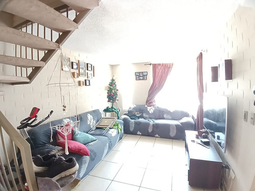 San Carlos - Av. Camilo Enríquez, Preciosa Casa