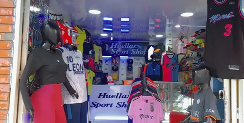 Vendo Negocio Ropa Y Artículos Deportivos.