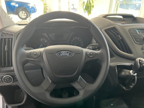 Imagen 10 de 16 de Ford Transit Furgon Medio