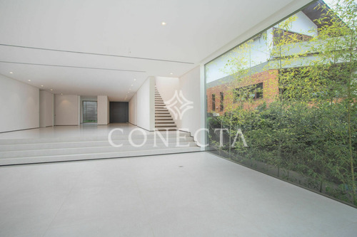 Imagem 5 de 29 de Tamboré 02 | Casa Alto Padrão | Venda | Casa Nova | Ambientes Amplos E Integrados | Casa Luxuosa | 5 Suítes Com Closet - Cnc1353