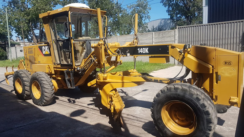 Motoniveladora Caterpillar 140k