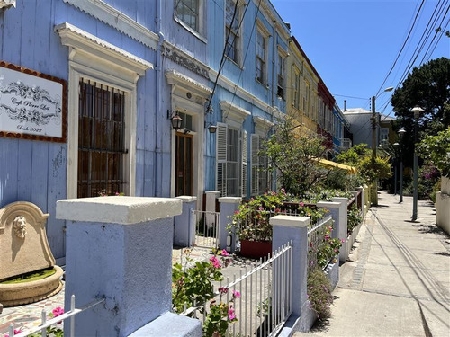 Casa En Venta De 6 Dorm. En Valparaíso