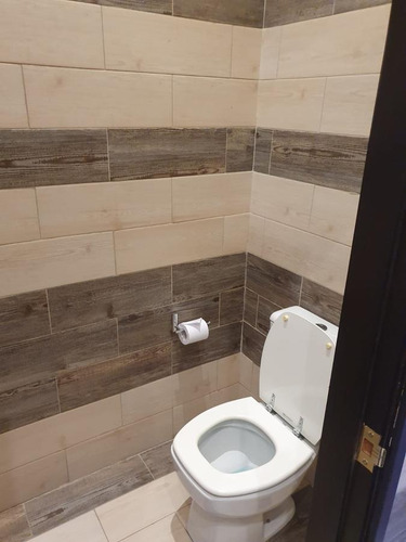 Imagen 22 de 26 de Sarandi Entre Juncal Y B Mitre, Gran Oficina De 300m2 Totalmente Reciclada!!