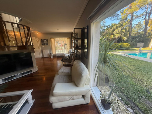 Casa En Venta En Saint Thomas Norte, Canning Con Lote Doble