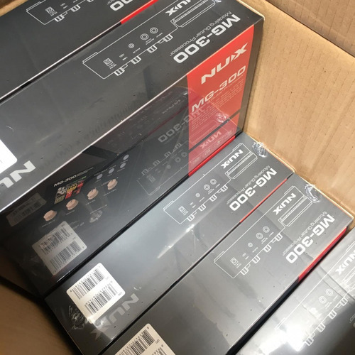 Pedal de efecto NUX MG Modeling Guitar Processor MG-300 negro