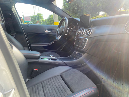 Mercedes-Benz Classe GLA 2.0 Sport Turbo 5p