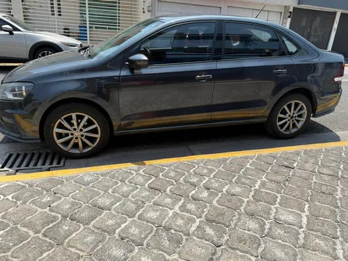 Volkswagen Vento 1.6 Highline At
