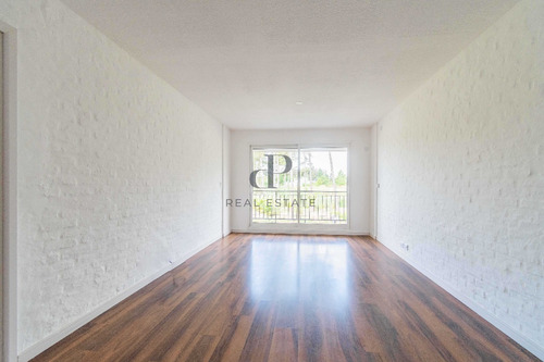 Apartamento En Alquiler De 2 Dormitorios Con Jardín Exclusivo