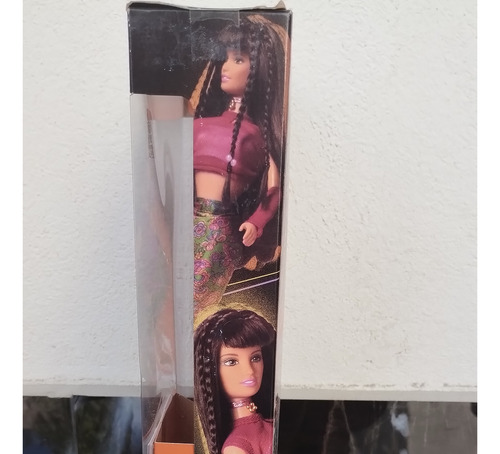 Barbie Lara Mundo Joven Mattel 1999 (Usado)