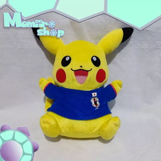 Peluche De Pikachu Con Playera De Japón - Fútbol - Pokémon