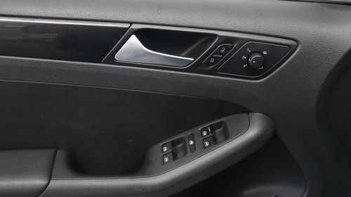 Imagen 10 de 15 de Volkswagen Vento 2.5 Luxury 170cv - 144753 - C