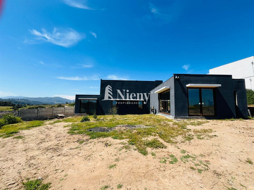 Casa En Venta De 3 Dorm. En Parque Norte, Lomas De Mantagua