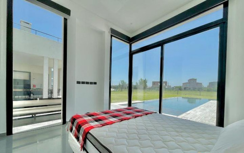 Venta Casa San Sebastian 6 Ambientes Piscina