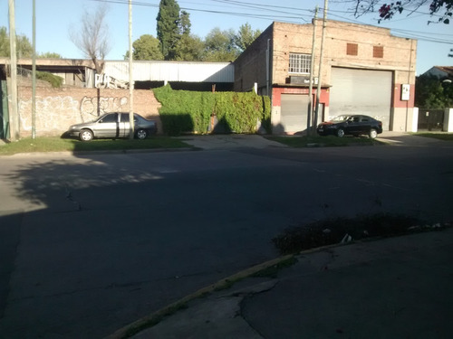 Terreno + Galpon Salida 2 Calles Sobre Avenida Boulogne