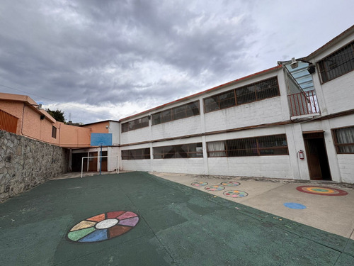 Vista Del Valle: Edificio En Venta Con Alberca, Ideal Para Escuelas.