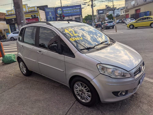 Imagem 11 de 12 de Fiat Idea Atractive 1.4 2012
