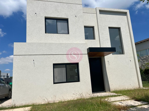 Casa En Venta En Puertos Del Lago-araucarias